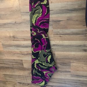 Lululemon leggings. Not sure size, new worn.